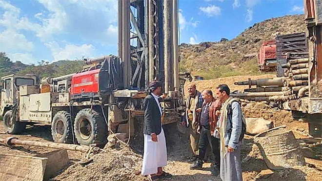 ​وسط تفاقم المعاناة الإنسانية.. الحوثيون يعطّلون مشاريع خدمية في 5 محافظات